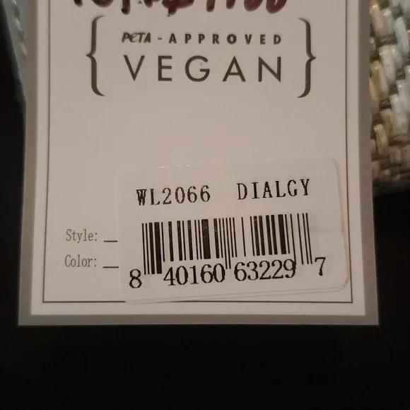 NWT- Jen & Co Folding Wallet. Grey & White Chevron. Model WL2066 - Picture 2 of 7